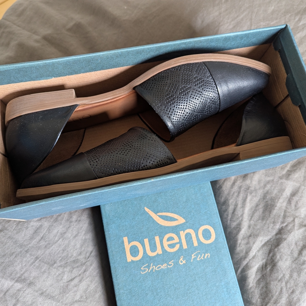 Bueno Black Leather Flats